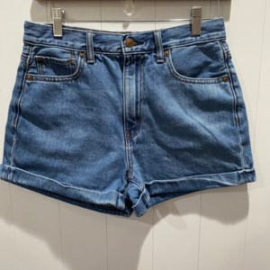 American Eagle Women’s Short Mom Jean Size 6